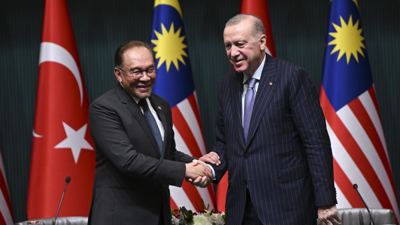Malezya Başbakanı Türkiyenin istikrarına Övgü Yağdırdı