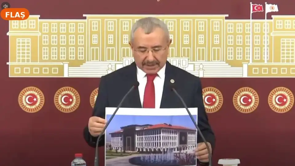 İstanbul Milletvekili İsmail Erdem'den  Sancaktepe Belediye Binasının Cephe Mühürleri  Kamuflajına Sert  Tepki