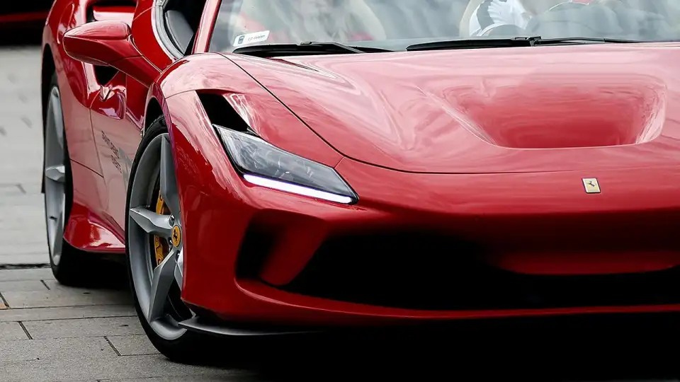 Ferrari'nin Elektrikli 'Luce' Modeli Büyük Şok Yarattı: Yatırımcılar ve Otomotiv Dünyası İsyan Etti