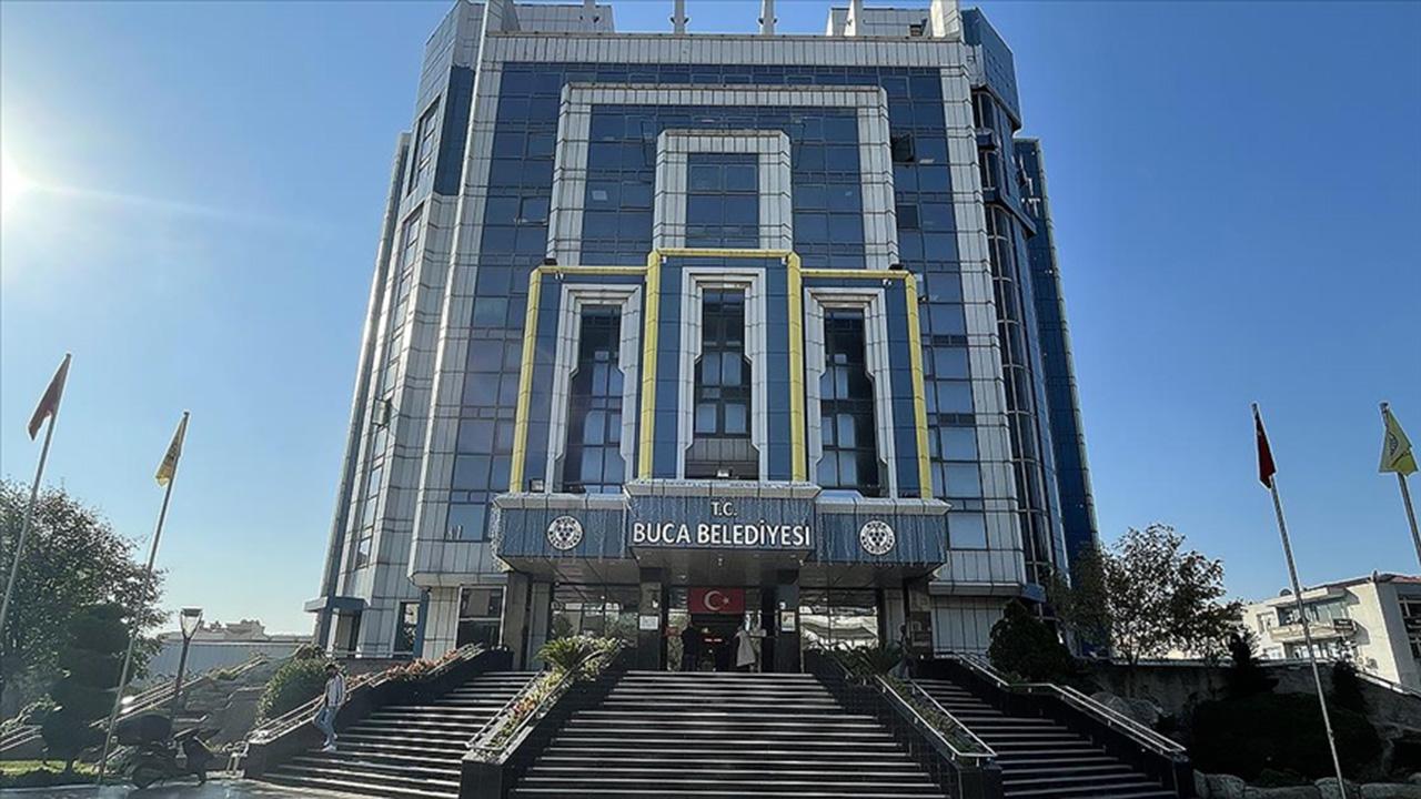 Buca Belediyesi'ne rüşvet operasyonu