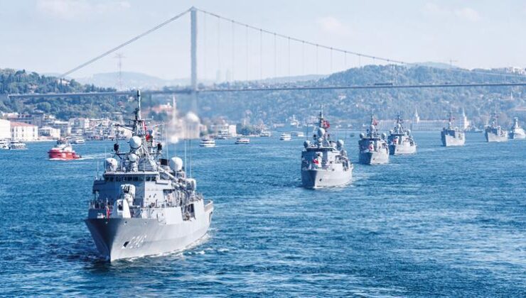 Boğaz’da 15 savaş gemisiyle Preveze gururu… TCG Anadolu da geçit töreninde