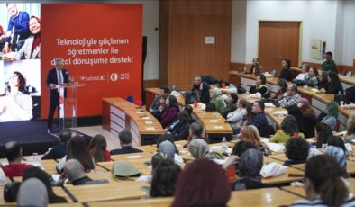 “Dijital Öğretmenler” projesinde eğitim alan öğretmenler bir araya geldi