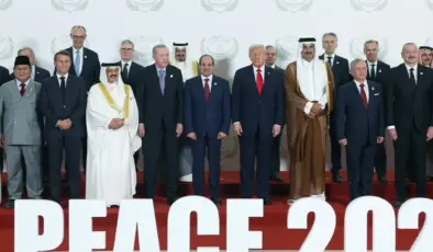 Mısır’daki Gazze zirvesinde imzalar atıldı