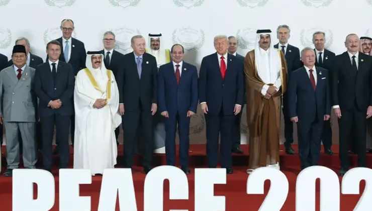 Mısır’daki Gazze zirvesinde imzalar atıldı